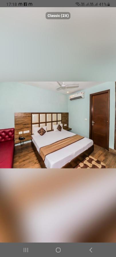 Hotel Mourya *
